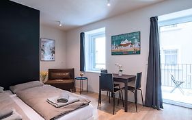 Hitrental Central Station Apartment